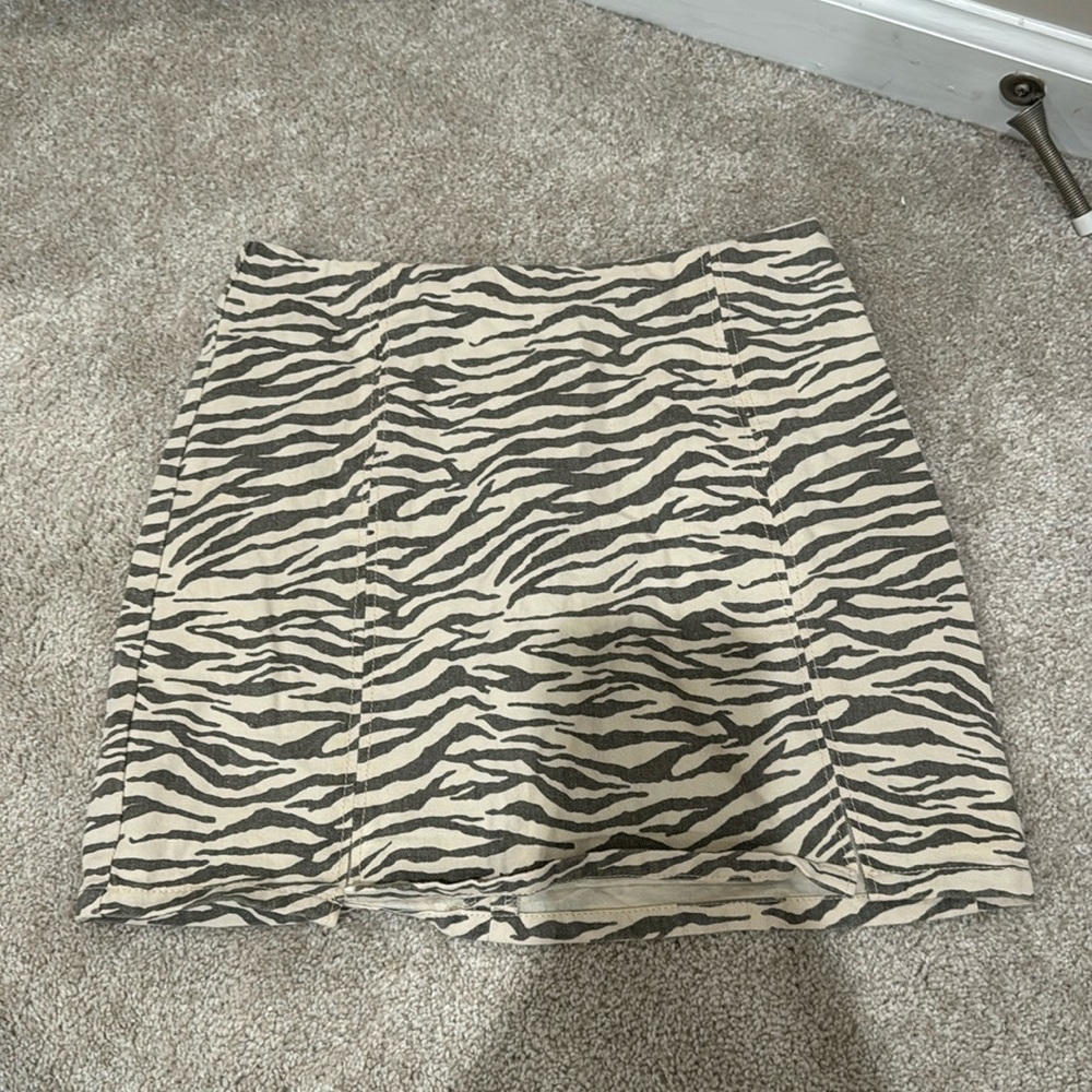 Gray and cream Altard state skirt